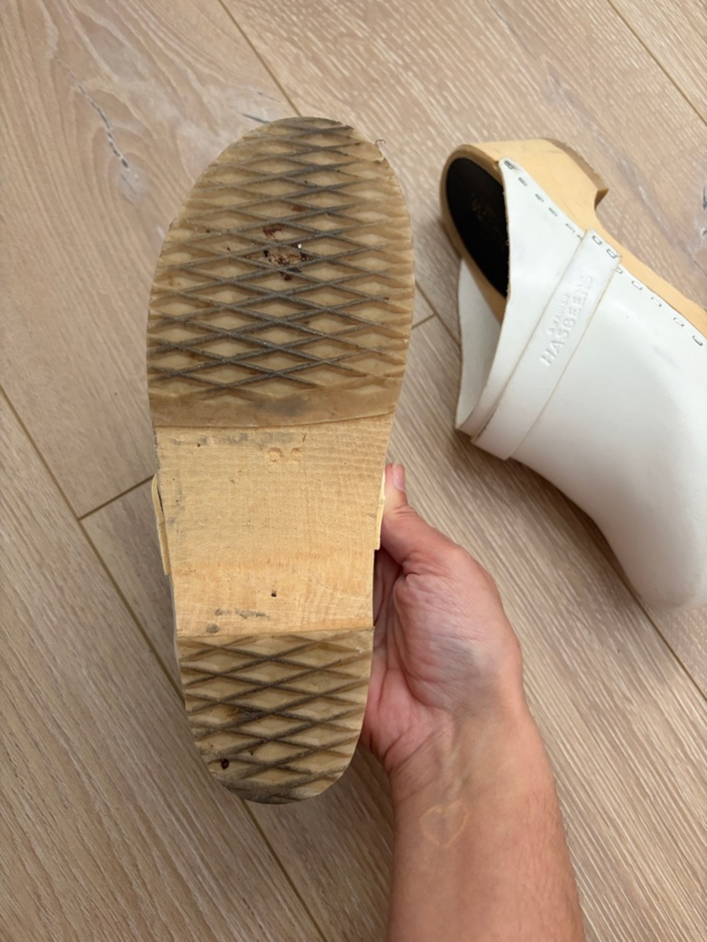 Swedish Hasbeens White Leather Clogs with Tan Wood Insole - Picture 6 of 7